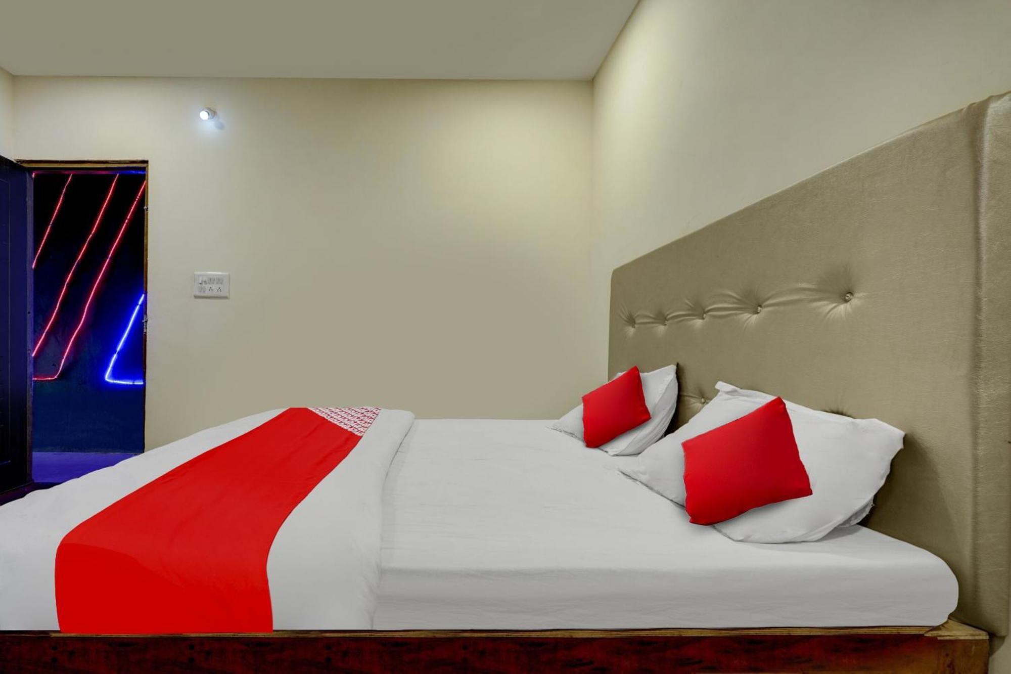 Oyo Flagship The Chirag Resort Bhandāra Buitenkant foto