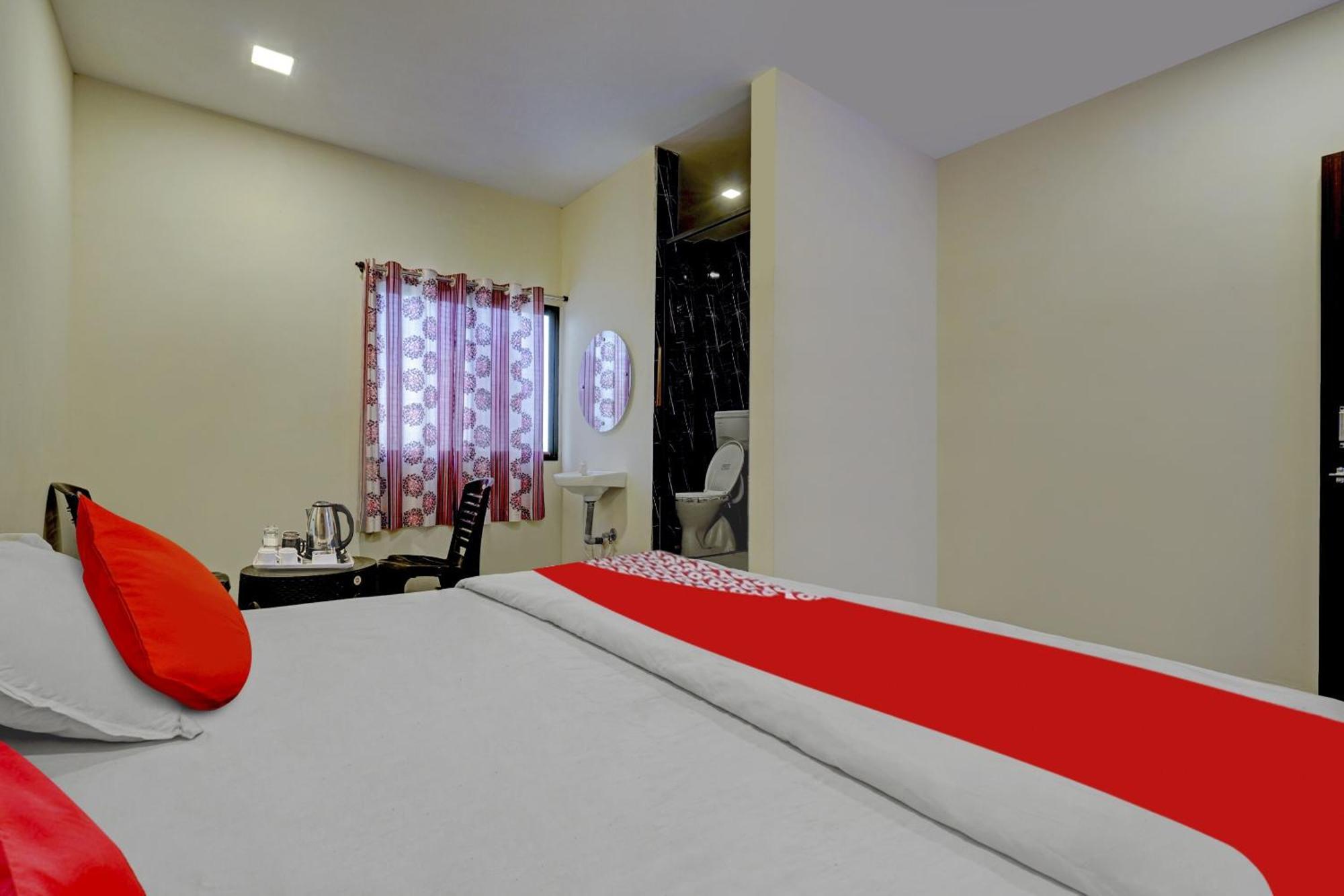Oyo Flagship The Chirag Resort Bhandāra Buitenkant foto